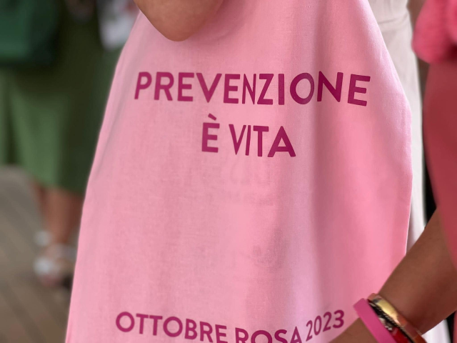 Ottobre rosa mese della prevenzione del tumore al seno