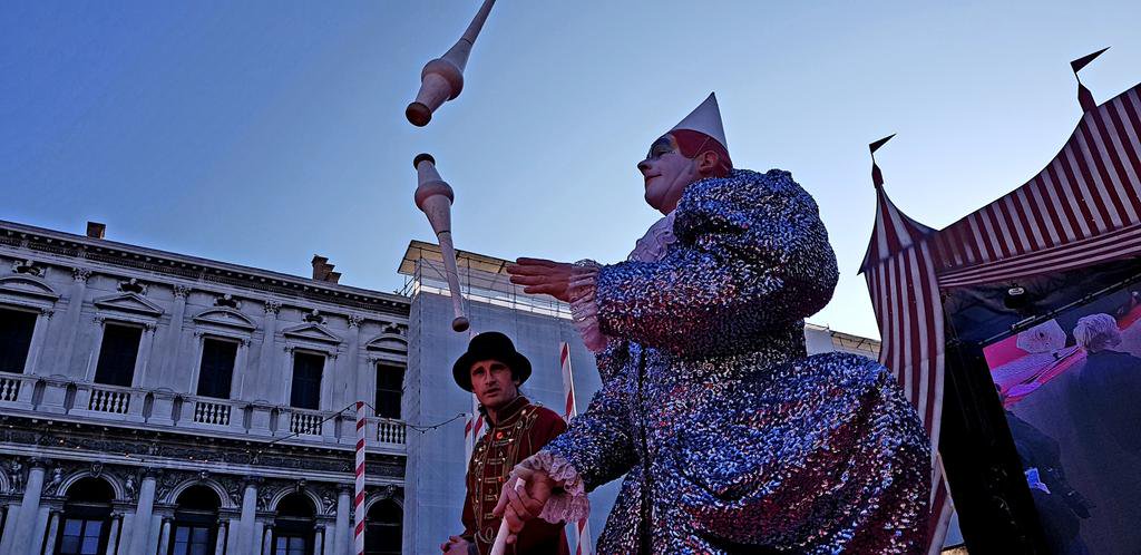 Circovagando: il dirompente Caravan Circus di Pantakin porta sogni e giocolieri