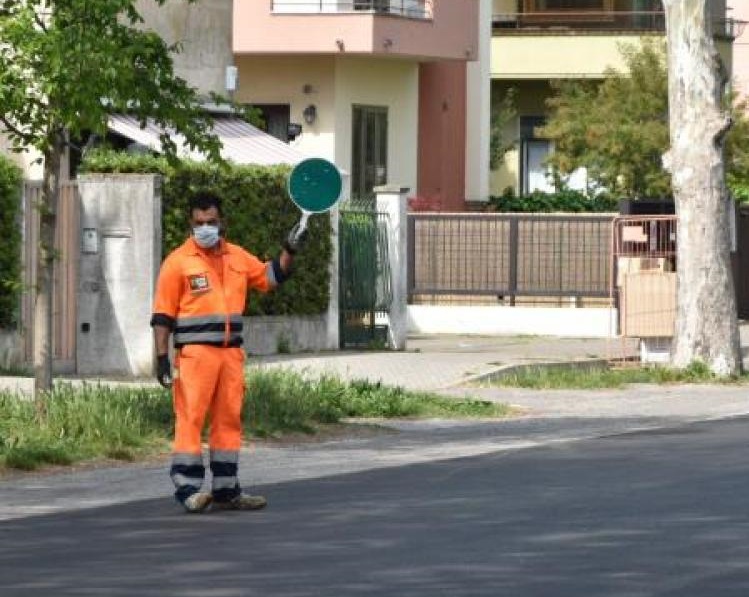 Avviso di istituzione temporanea di senso unico alternato regolamentato da movieri su SP 12 (via Piove)