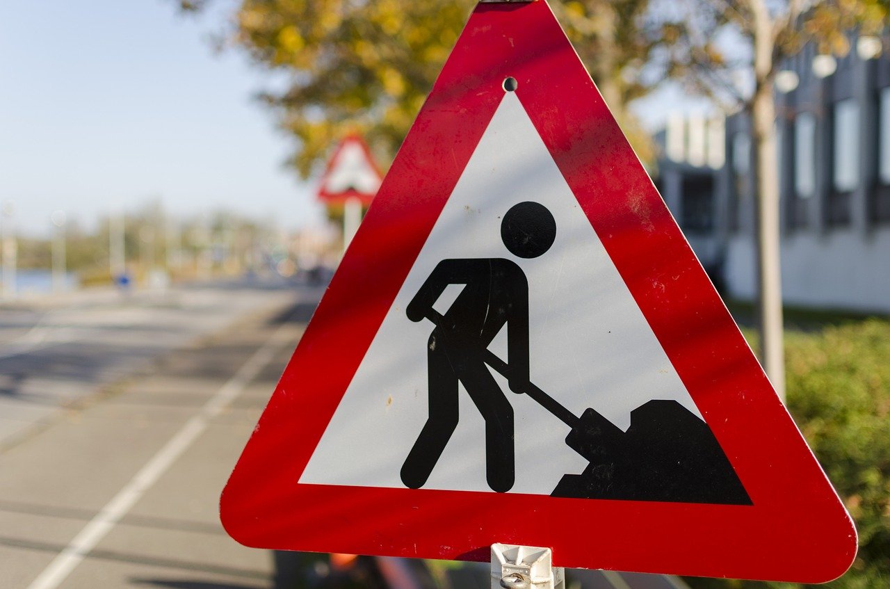 Avviso di istituzione temporanea di senso unico alternato in via Riviera del Brenta